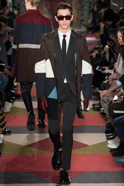Look 7